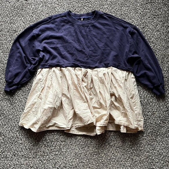 Free People Navy and Cream Womens Medium Ruffled Bottom Long Sleeve Boho Top - Picture 2 of 7